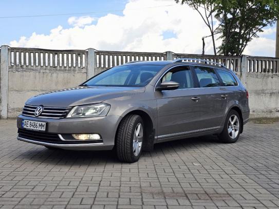 Volkswagen Passat 2011р. у розстрочку