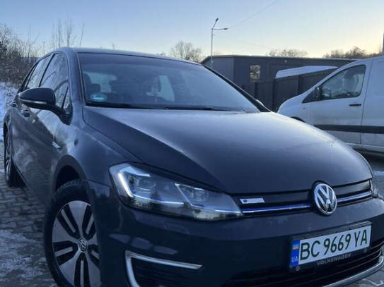 Volkswagen E-golf
                          2020г. в рассрочку