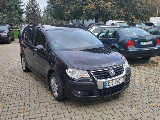 Volkswagen Touran 2008р. у розстрочку