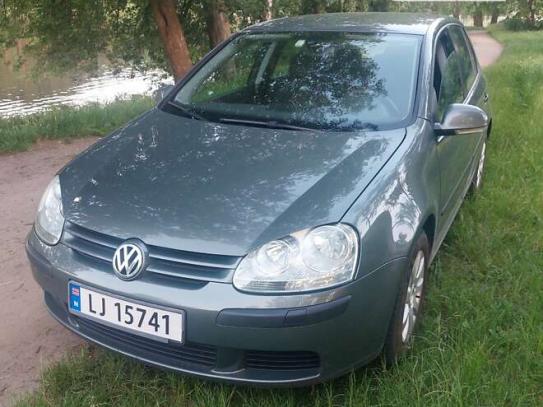 Volkswagen Golf 2005г. в рассрочку