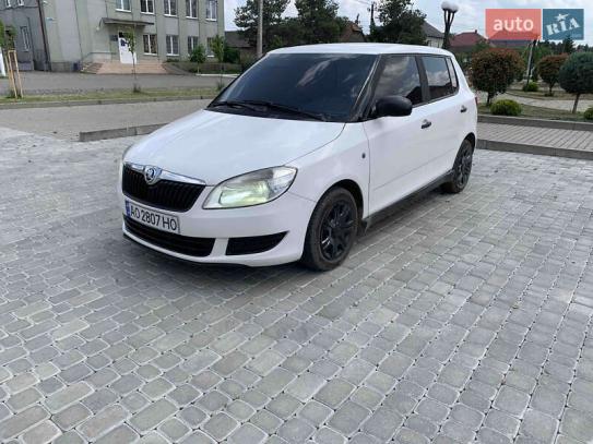 Skoda Fabia                           2010г. в рассрочку