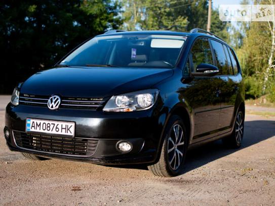 Volkswagen Touran 2011г. в рассрочку