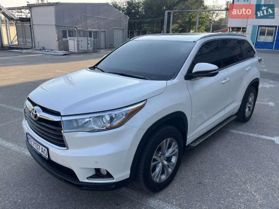 Toyota Highlander                      2014г. в рассрочку