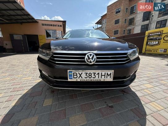 Volkswagen Passat 2015р. у розстрочку