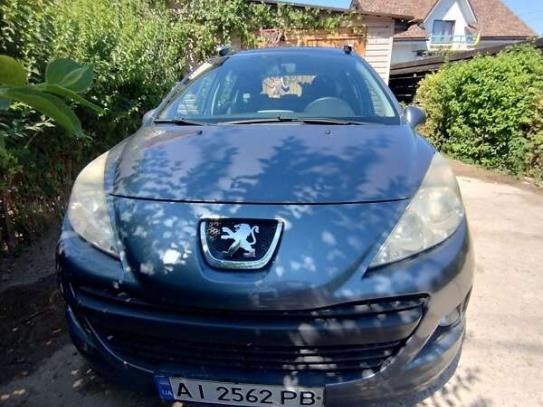 Peugeot 207 2011р. у розстрочку