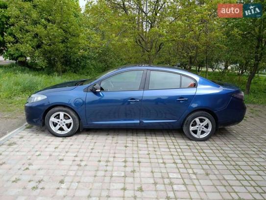 Renault Fluence                         2011г. в рассрочку