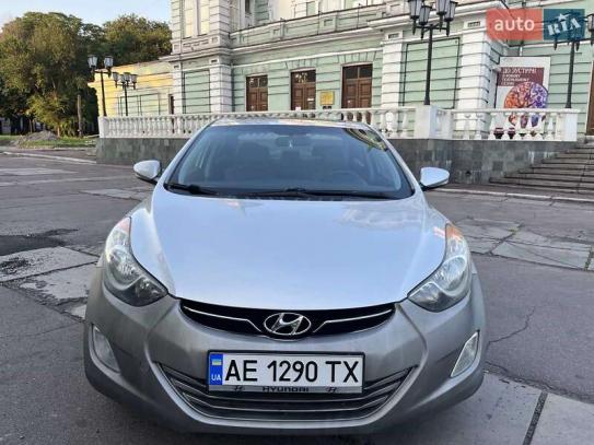 Hyundai Elantra 2012р. у розстрочку