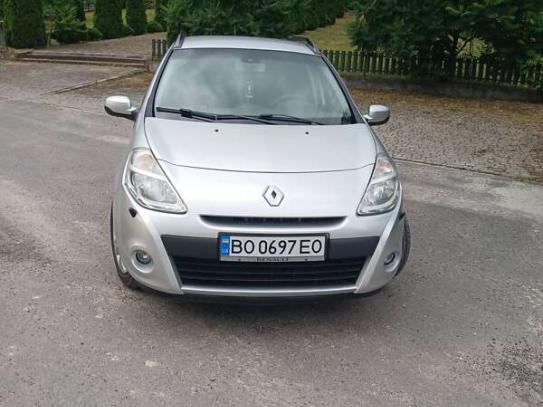 Renault Clio
                            2010г. в рассрочку