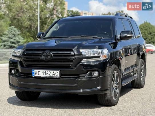 Toyota Land cruiser 200                2020г. в рассрочку