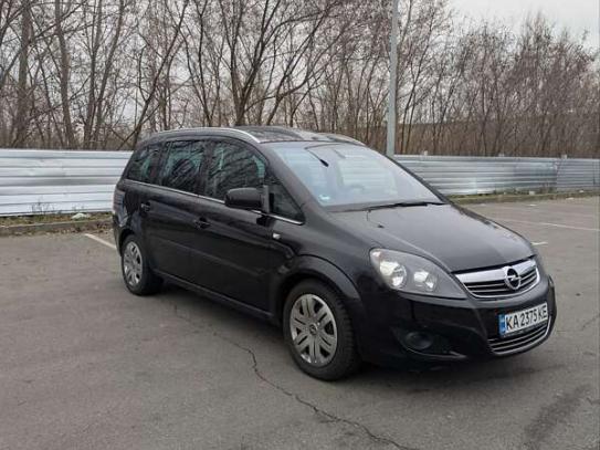 Opel Zafira 2011г. в рассрочку