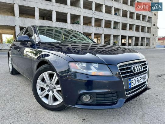 Audi A4                              2010г. в рассрочку