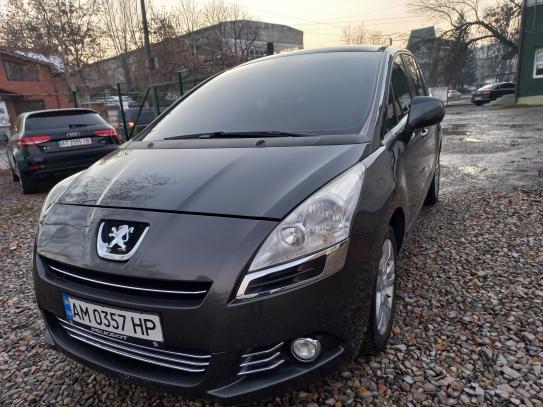 Peugeot 5008 2012г. в рассрочку