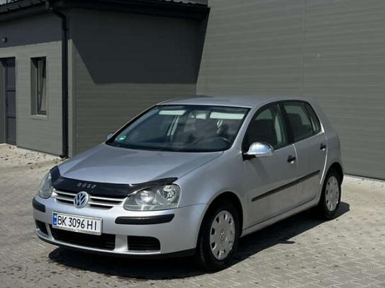 Volkswagen Golf                            2004г. в рассрочку