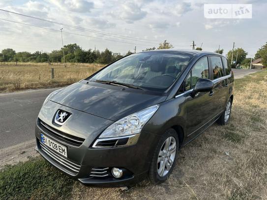 Peugeot 5008 2009р. у розстрочку