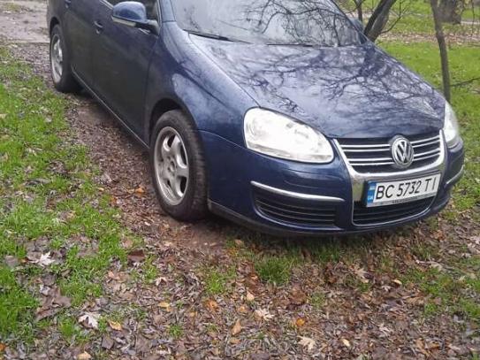 Volkswagen Golf
                            2008г. в рассрочку