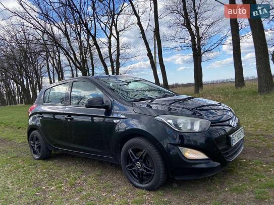 Hyundai I20                             2014г. в рассрочку