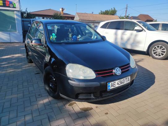 Volkswagen Golf 2004р. у розстрочку