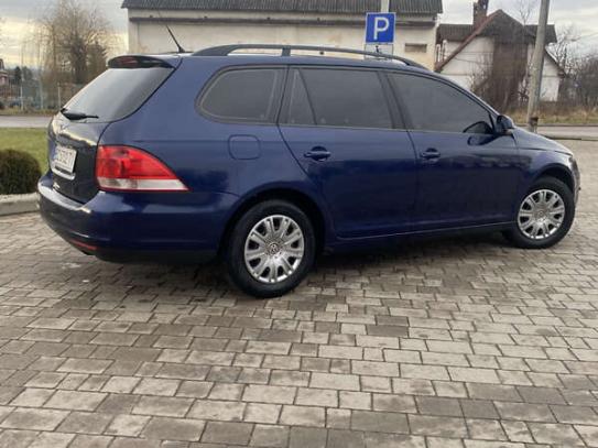 Volkswagen Golf
                            2008г. в рассрочку