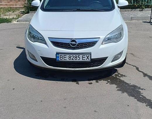 Opel Astra                           2011г. в рассрочку