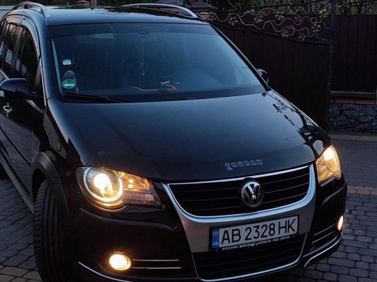 Volkswagen Touran                          2008г. в рассрочку