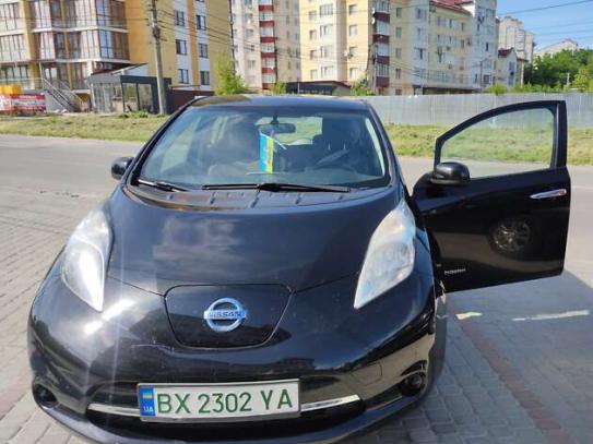 Nissan Leaf                            2015г. в рассрочку