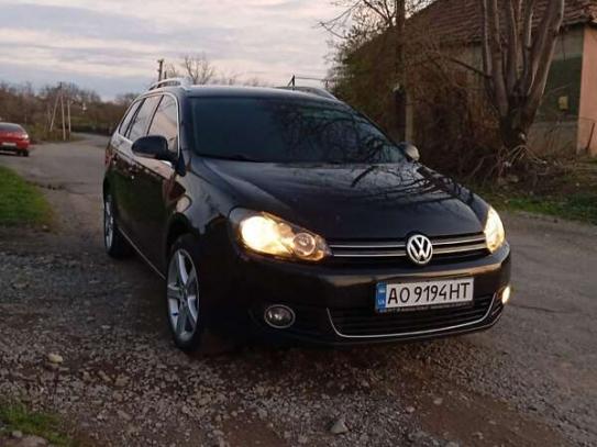 Volkswagen Golf
                            2011г. в рассрочку