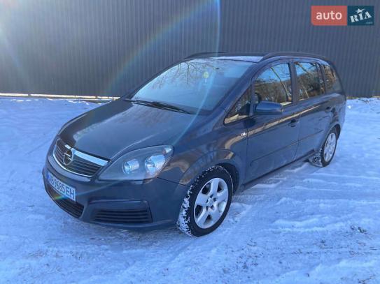 Opel Zafira 2006г. в рассрочку