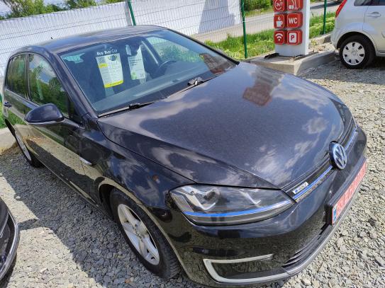 Volkswagen E-golf
                          2015г. в рассрочку