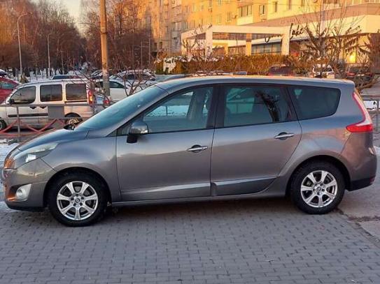 Renault Megane scenic 2009р. у розстрочку