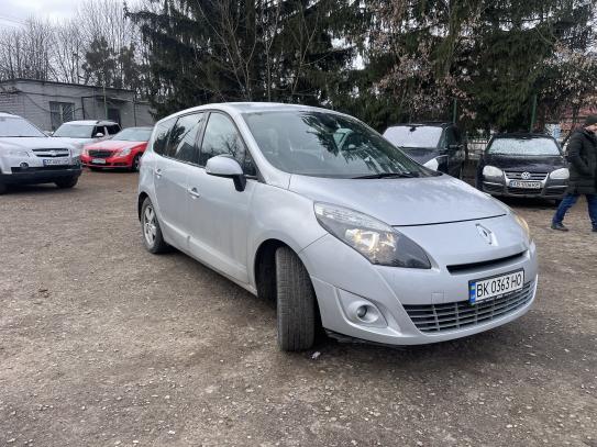 Renault Megane scenic                   2010г. в рассрочку