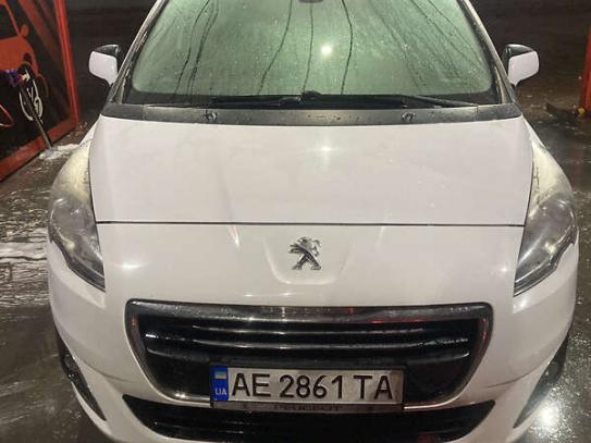 Peugeot 5008
                            2016г. в рассрочку