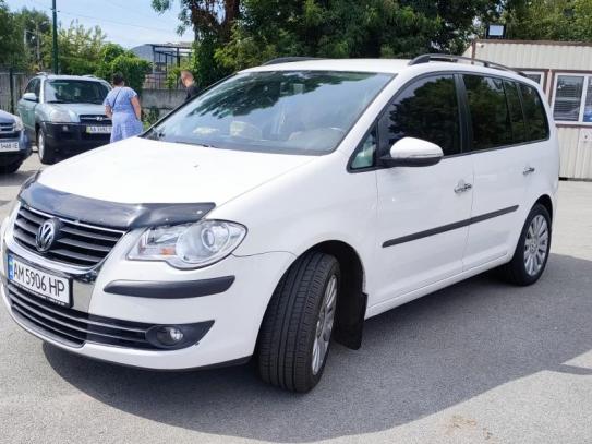 Volkswagen Touran
                          2010г. в рассрочку