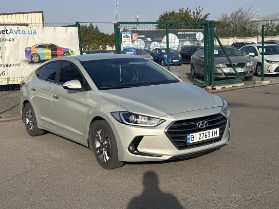 Hyundai Elantra 2017г. в рассрочку