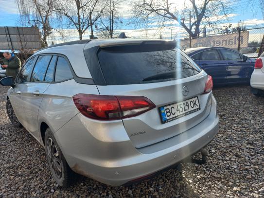 Opel Astra                           2016г. в рассрочку