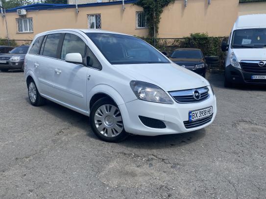 Opel Zafira                          2010г. в рассрочку
