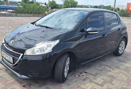 Peugeot 208                             2013г. в рассрочку