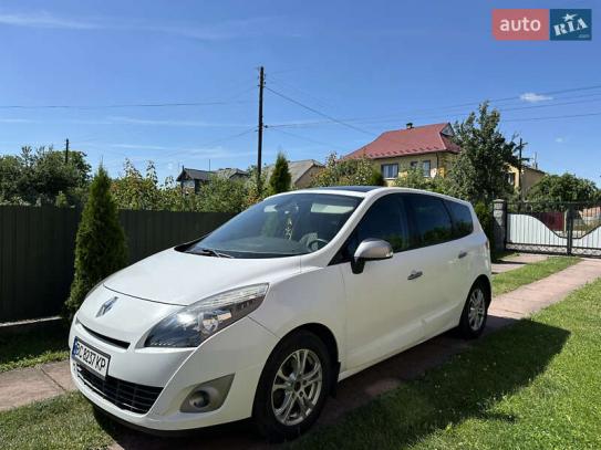 Renault Grand scenic                    2011г. в рассрочку
