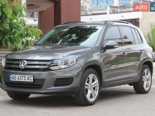 Volkswagen Tiguan
                          2015г. в рассрочку