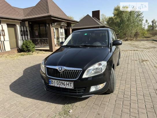 Skoda Fabia 2013г. в рассрочку