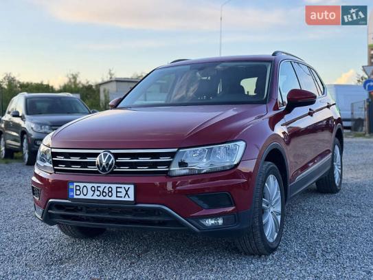 Volkswagen Tiguan                          2017г. в рассрочку