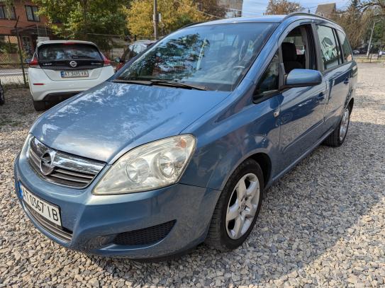 Opel Zafira 2008р. у розстрочку