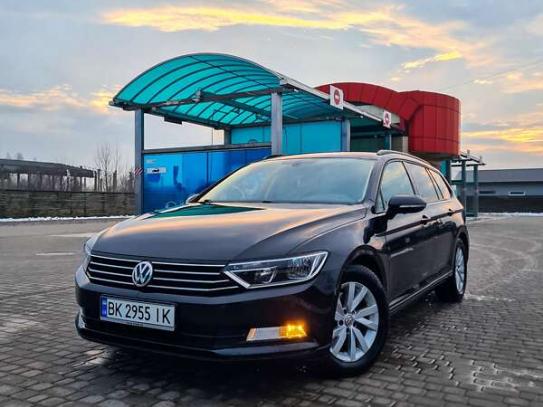 Volkswagen Passat 2015р. у розстрочку
