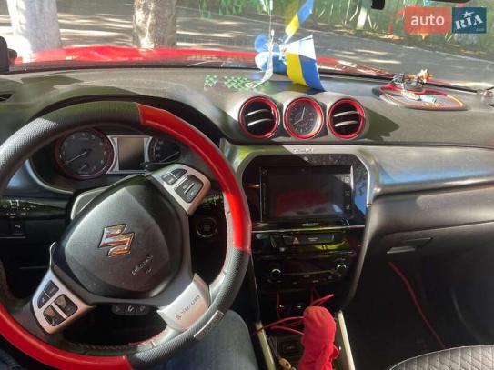 Suzuki Vitara
                          2018г. в рассрочку