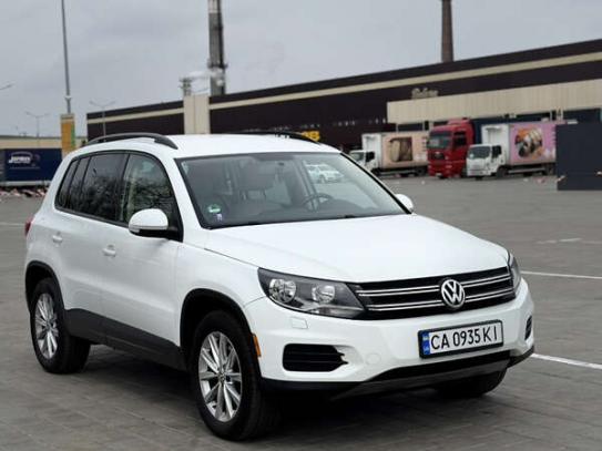 Volkswagen Tiguan
                          2014г. в рассрочку
