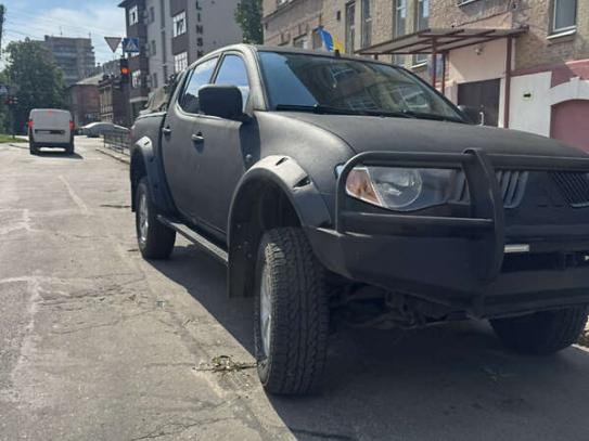 Mitsubishi L 200                           2008г. в рассрочку