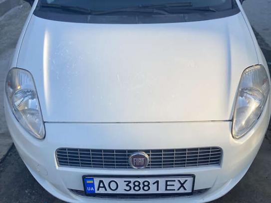 Fiat Punto                           2011г. в рассрочку