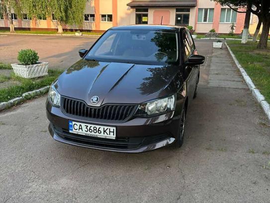 Skoda Fabia                           2015г. в рассрочку