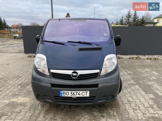 Opel Vivaro 2014р. у розстрочку