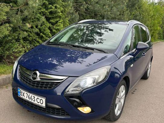 Opel Zafira tourer                   2013г. в рассрочку