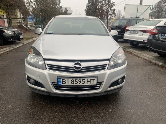 Opel Astra 2013р. у розстрочку